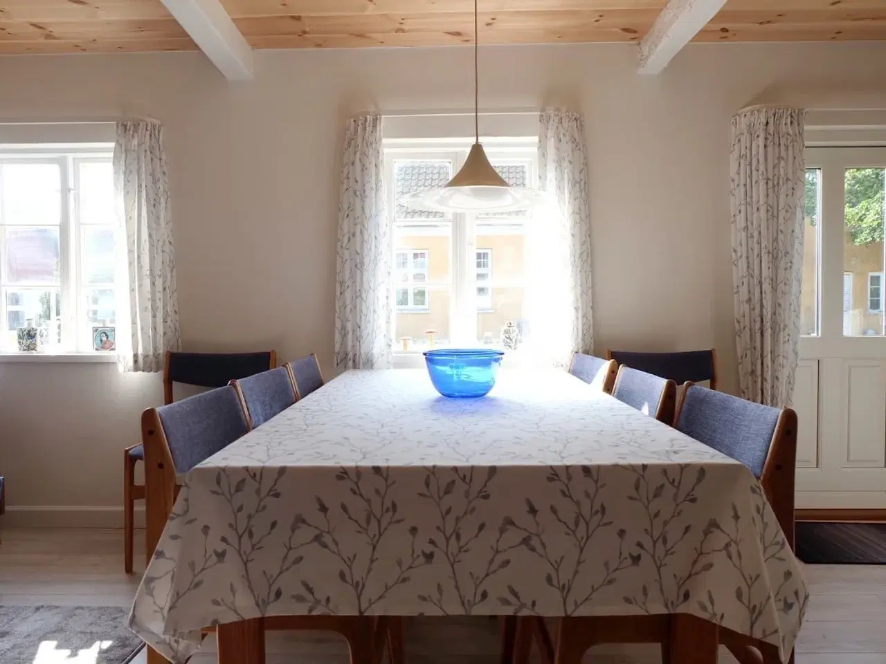 Billede 4 - Hyggeligt, autentisk og nyrenoveret bondehus med str�tag og stor have i rolige omgivelser.