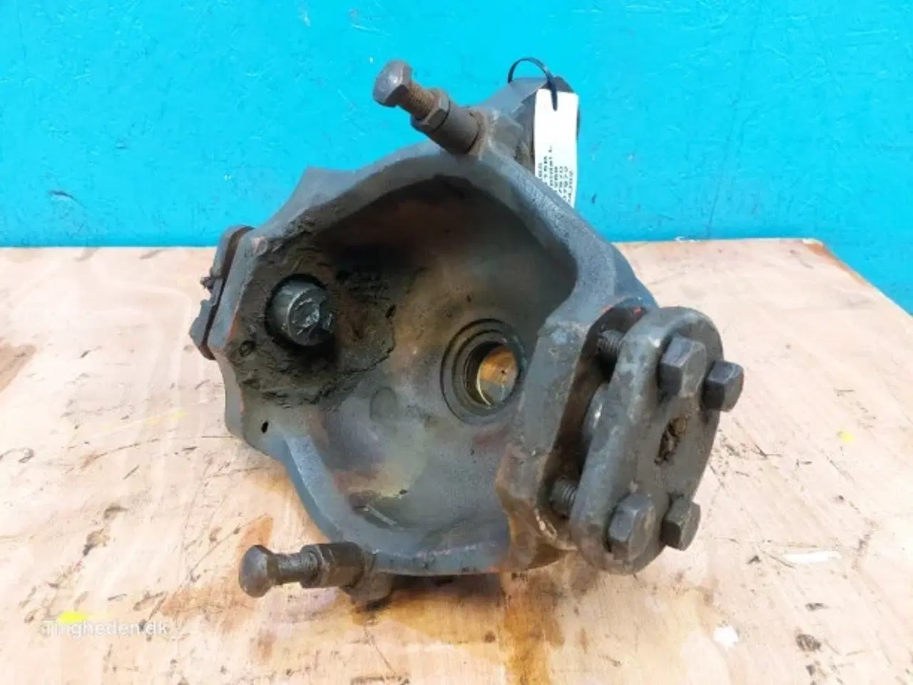 Billede 16 - New Holland LB115B Styrespindel L. 85821289