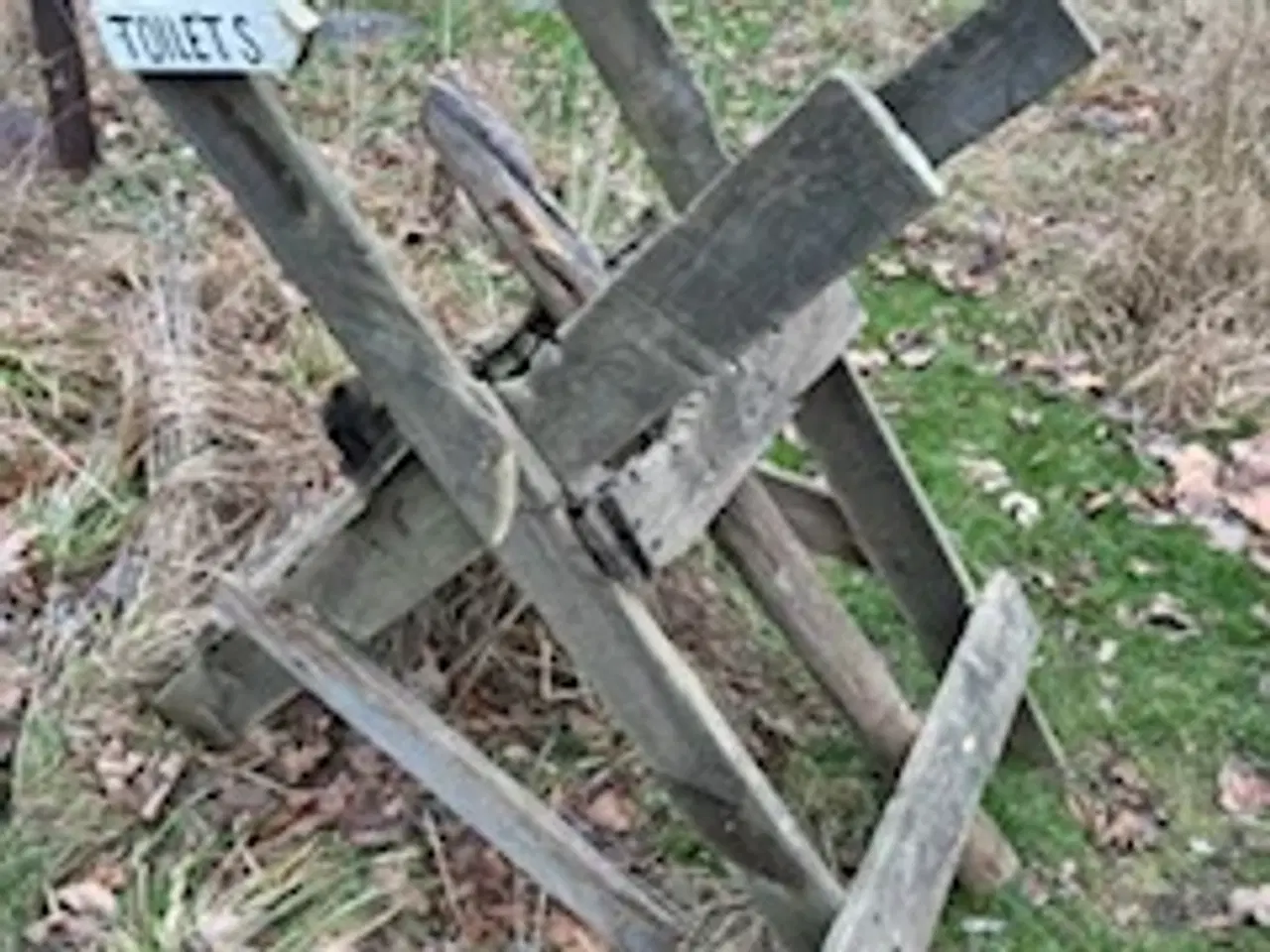 Billede 6 - Diverse træmateriel og stolper