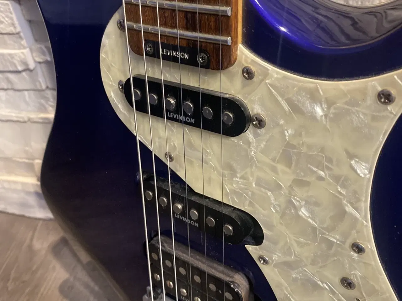 Billede 2 - Elguitar BLADE år 1988