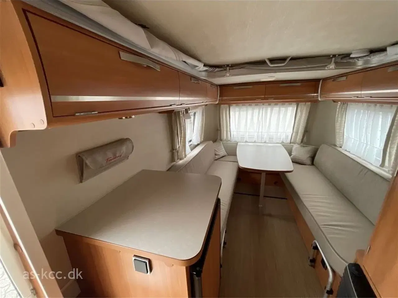 Billede 9 - 2022 - Hymer Eriba Touring Triton 420 GT   Hymer Eriba Triton 420 GT årg. 2022  4 siddepladser, 3 sovepladser SÆLGES FOR KUNDE