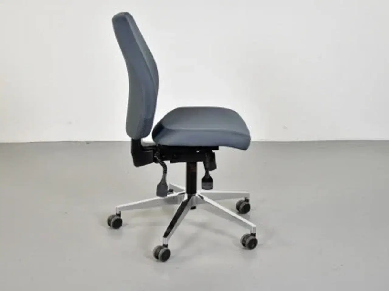Billede 4 - Scan office kontorstol med blå/grå polster og krom stel