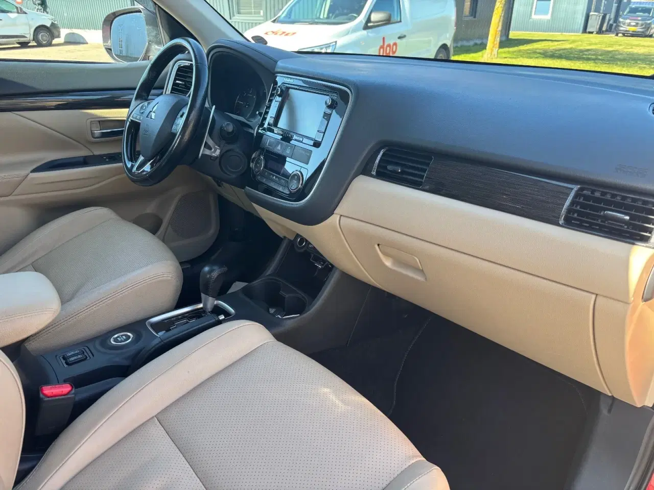 Billede 6 - Mitsubishi Outlander 2,2 DI-D 150 Instyle aut. 4WD Van