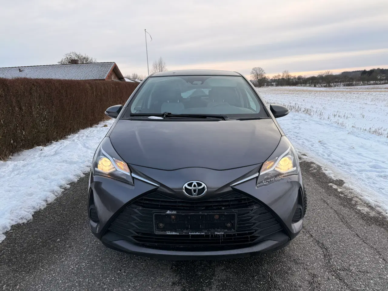 Billede 4 -  ⸻  🚗 Toyota Yaris 1.5 (111 hk) – Nysynet 07/2025