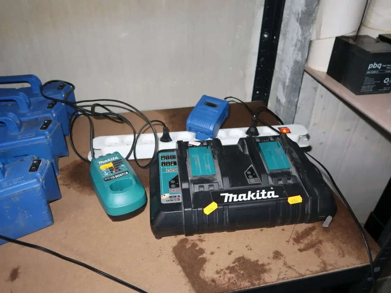 Billede 1 - Dobbeltlader MAKITA samt lader MAKITA