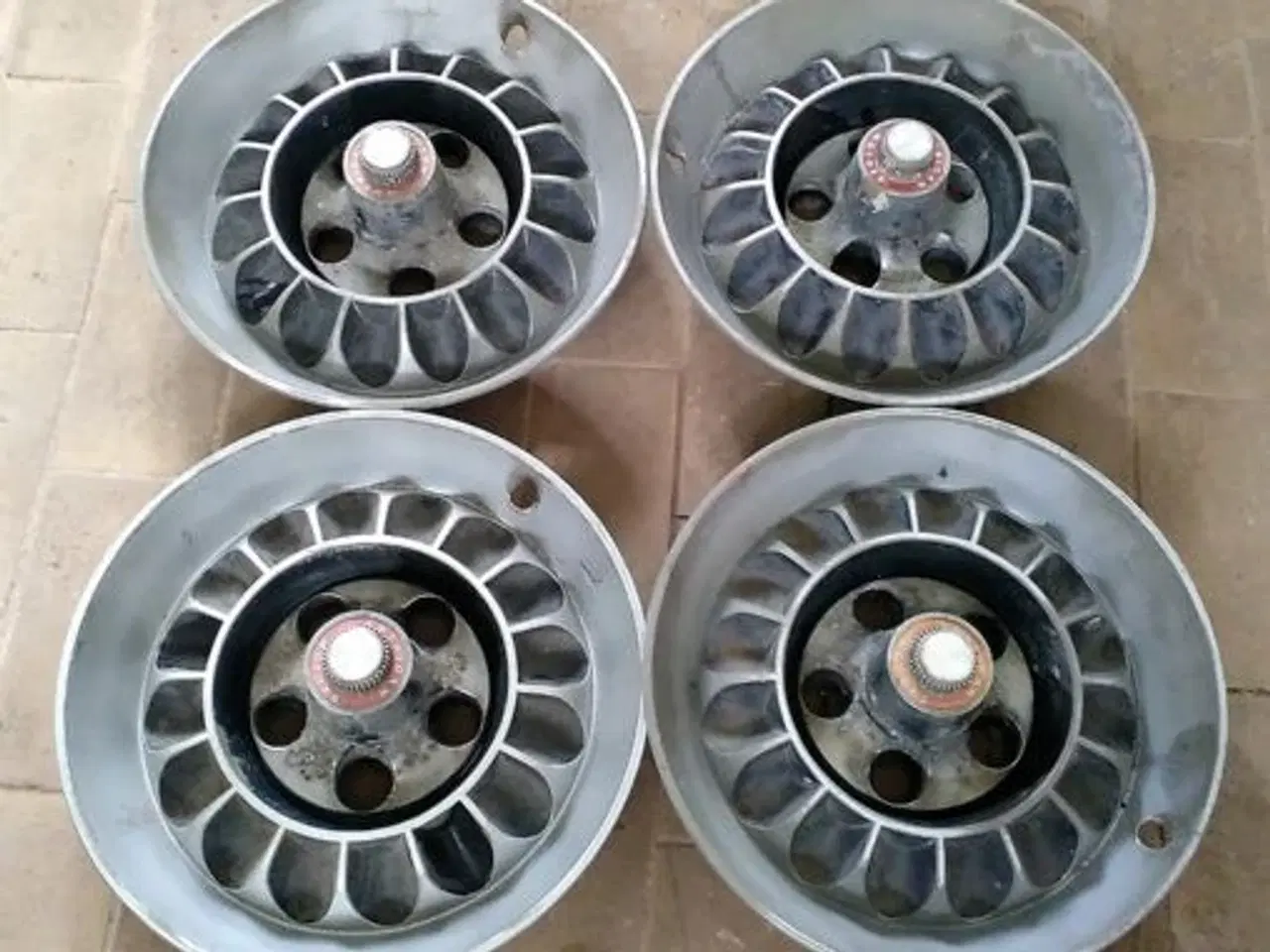 Billede 1 - Navkapsler AMC.