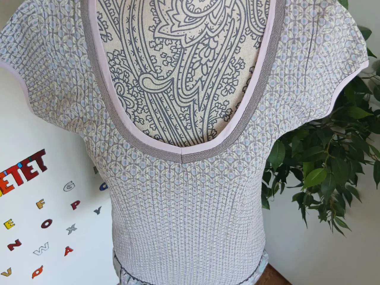 Billede 2 - Top. Cream. Large/40