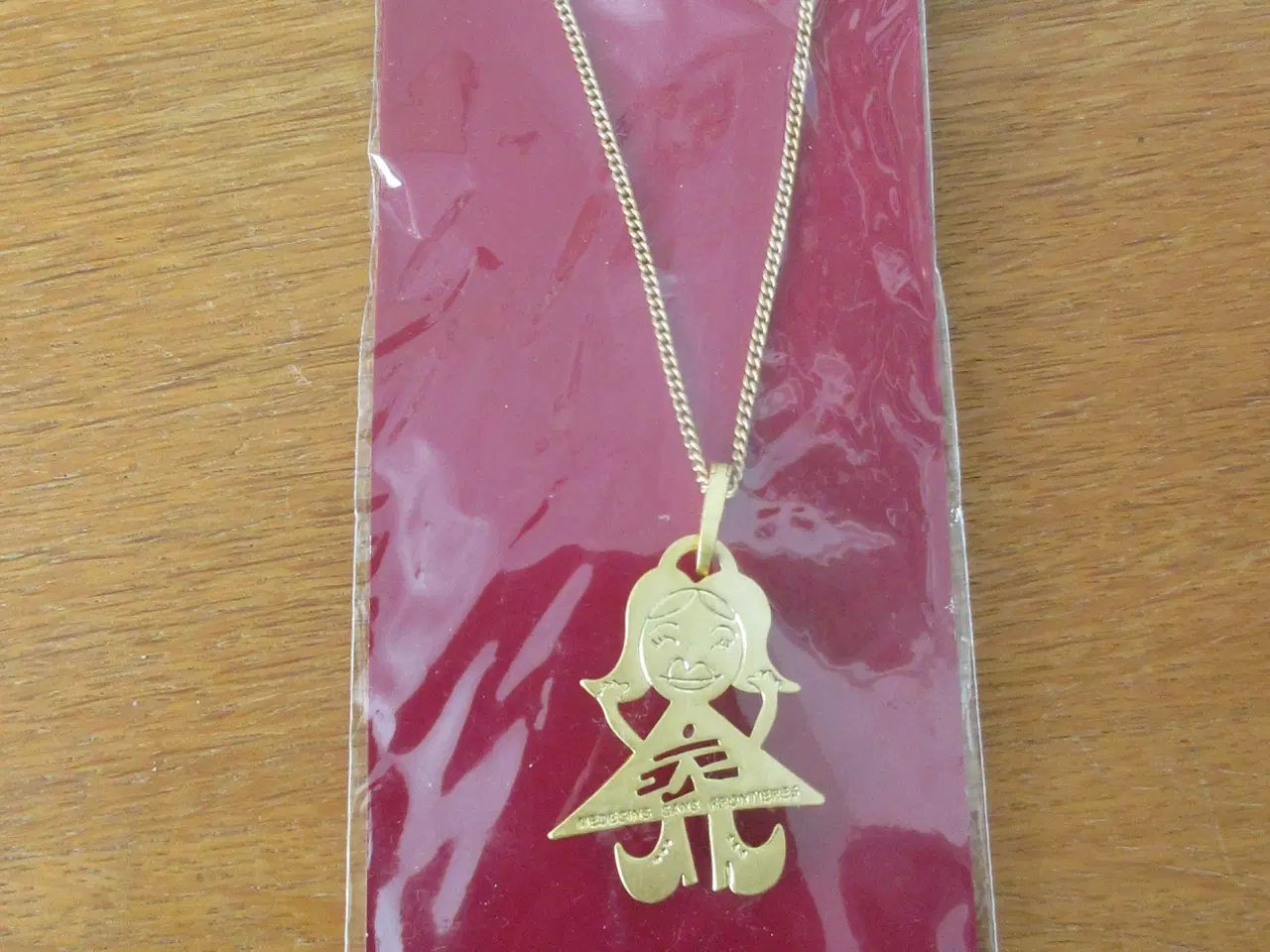 Billede 2 - Womania smykket 2006 fra Pilgrim