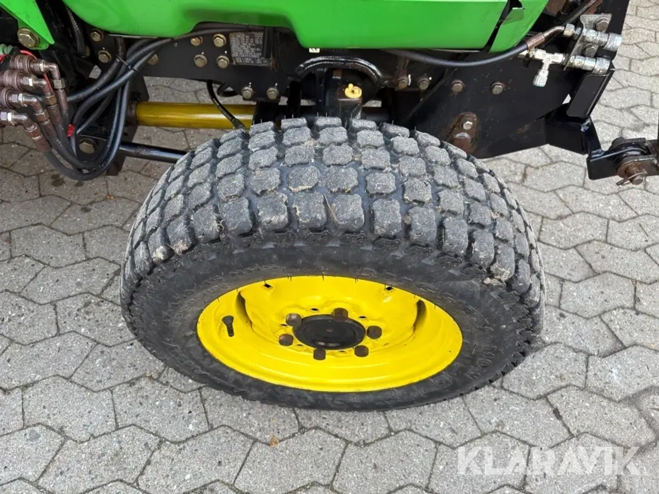 Billede 8 - Traktor John Deer 4310 med saltudlægger, kost og sneplov