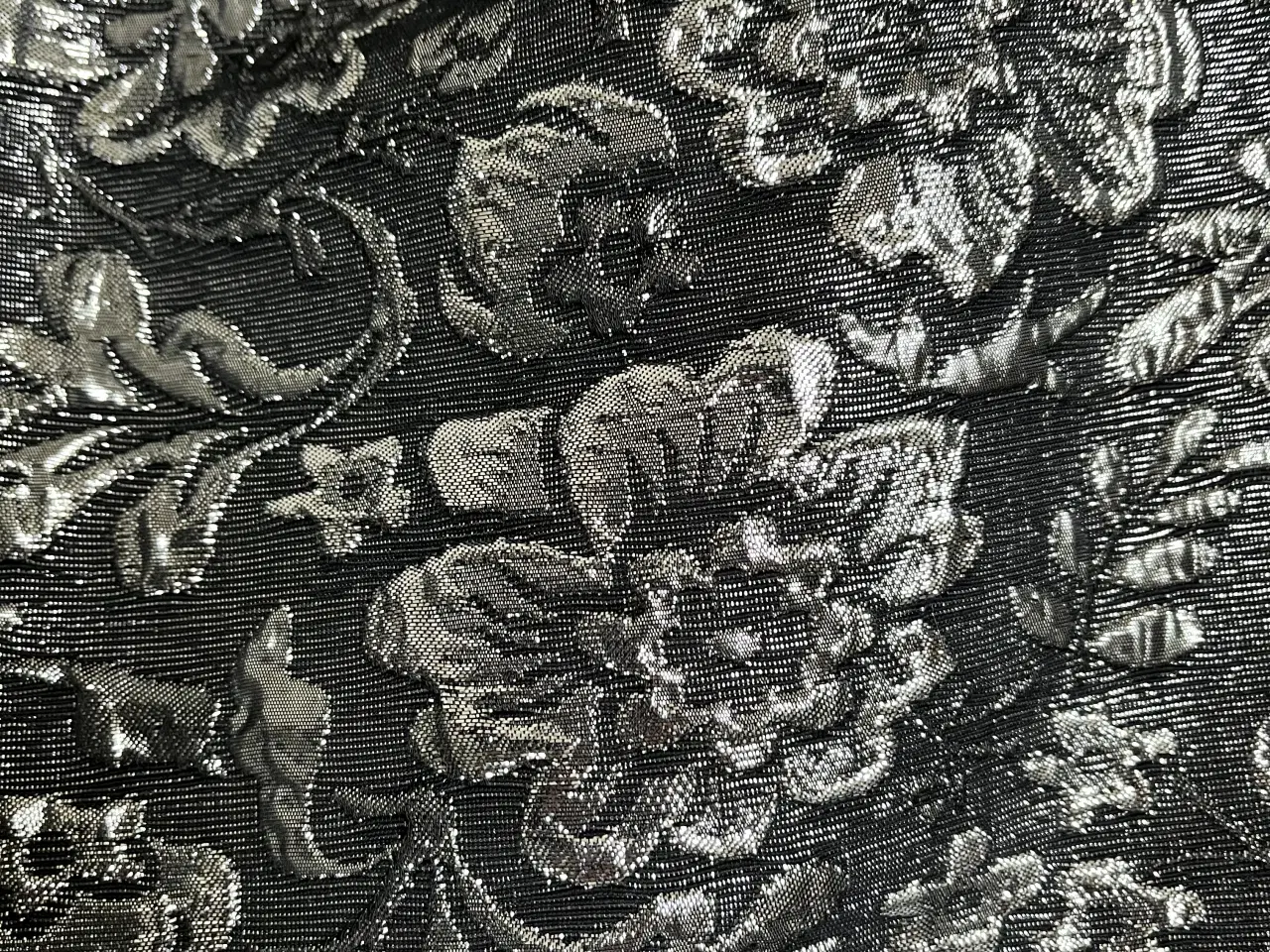 Billede 2 - Sort/sølv nederdel til din næste fest