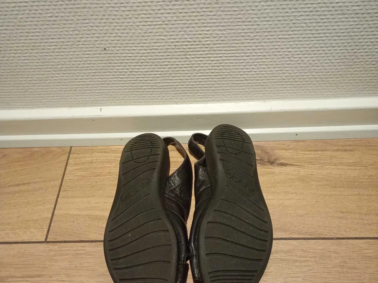 Billede 2 - Fine damesandaler, Ecco, str. 35. 
