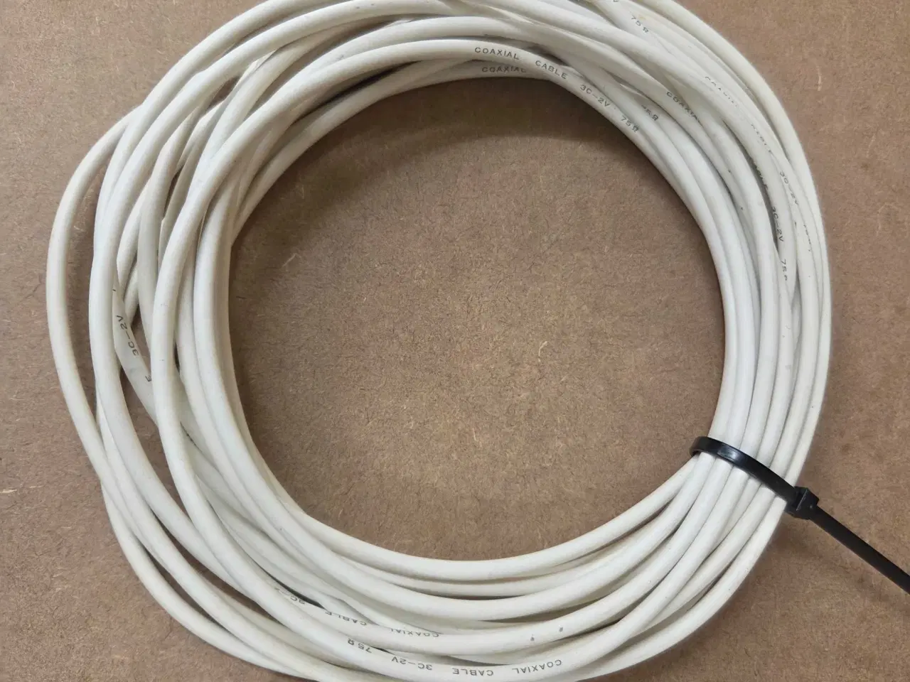 Billede 1 - Antenne kabel 10 m m. Stik 
