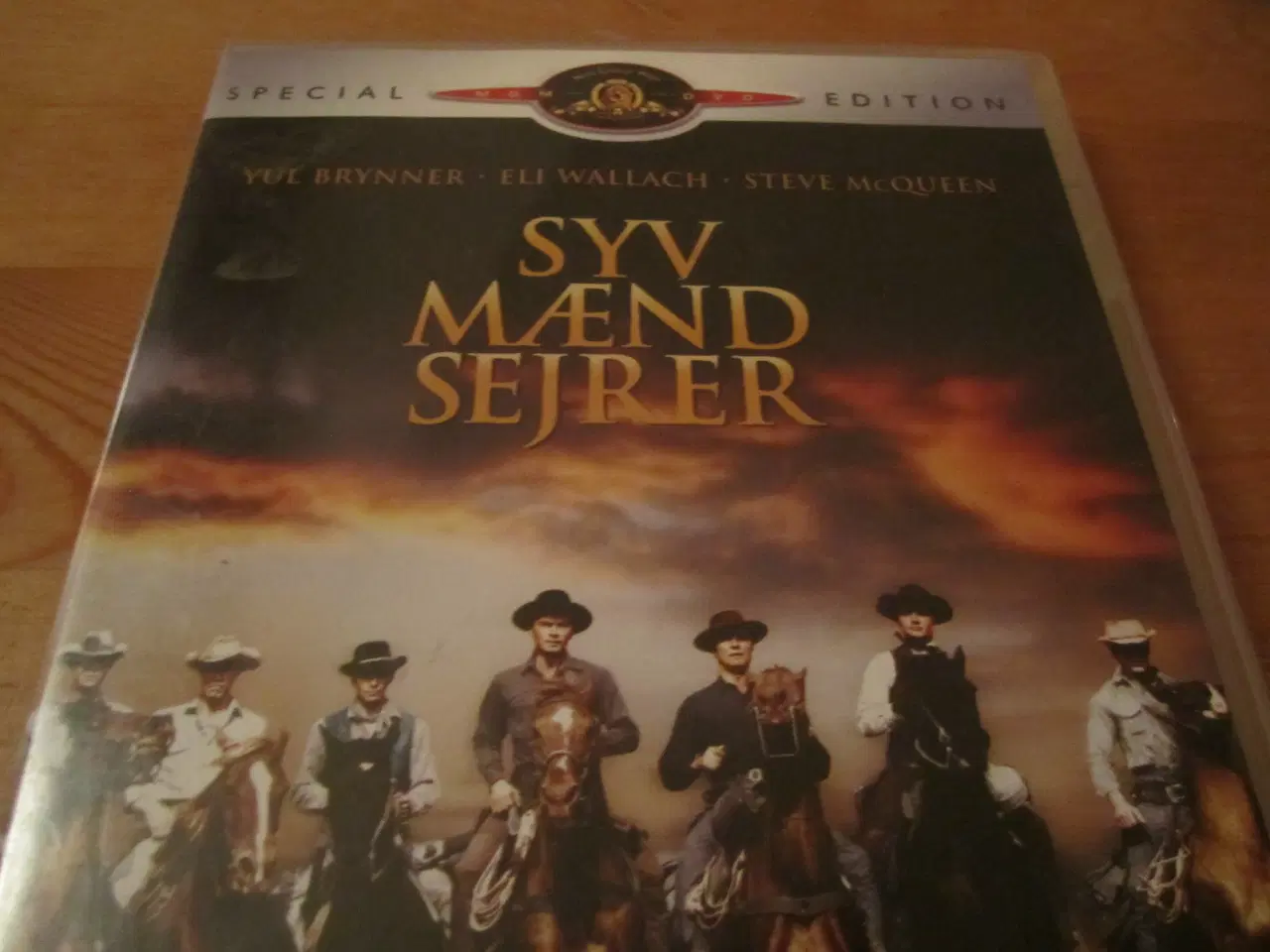 Billede 1 - SYV NÆND SEJRER. Western.