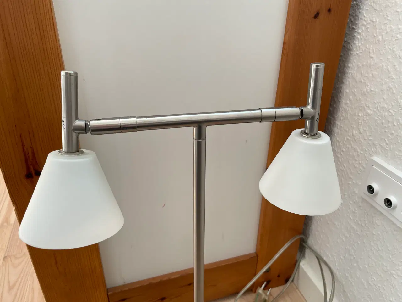 Billede 2 - Bordlampe SED Ligtning