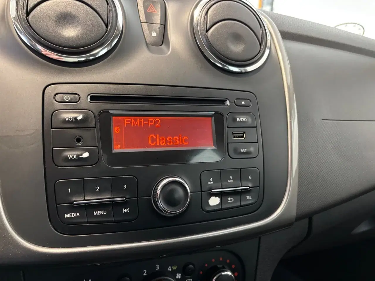 Billede 16 - Praktisk og rummelig stationcar, til små penge!