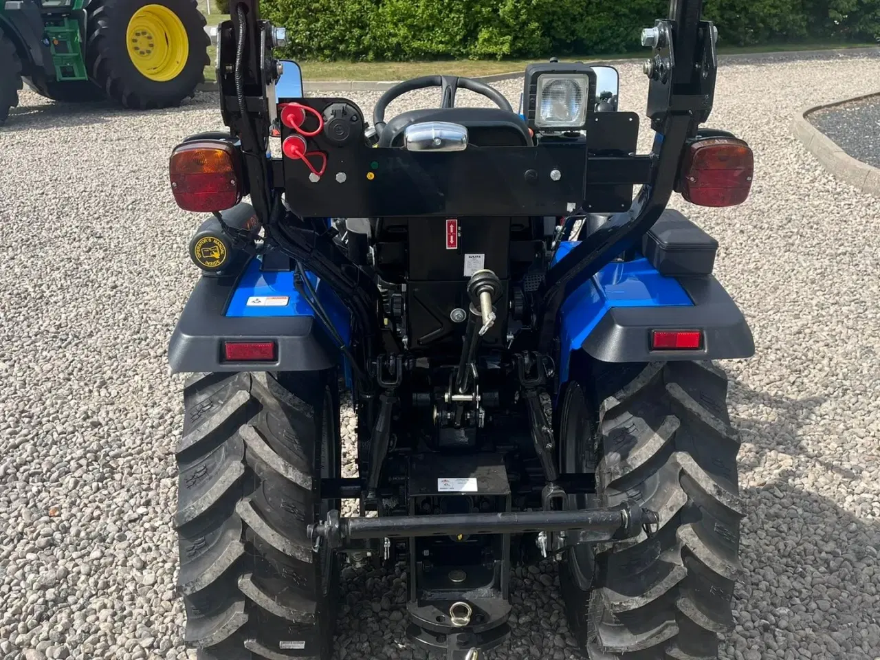 Billede 5 - Solis S26 6+2 gearmaskine med Fuldhydraulisk frontlæsser