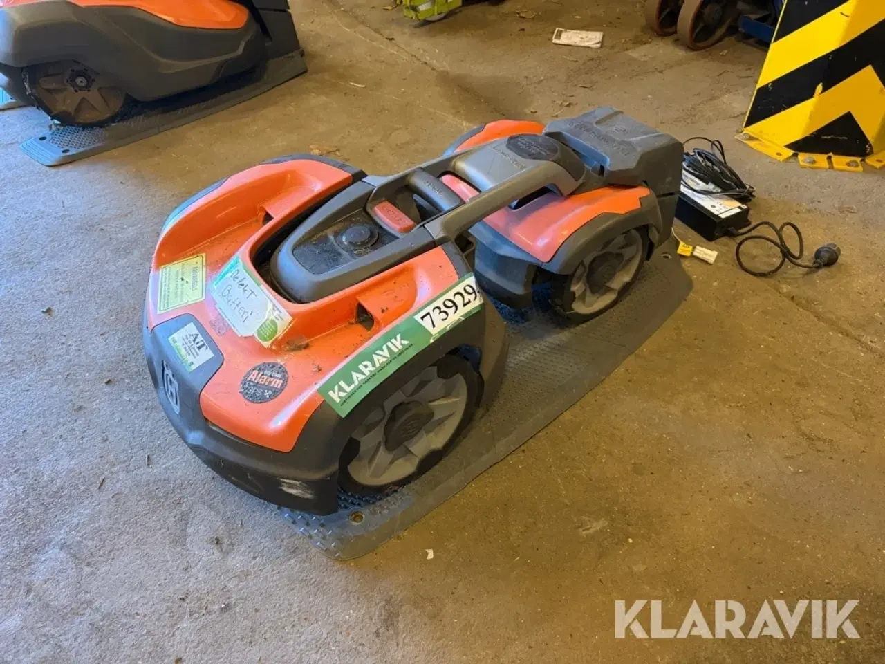 Billede 1 - Robotplæneklipper Husqvarna Professionel 535 AWD knækstyret