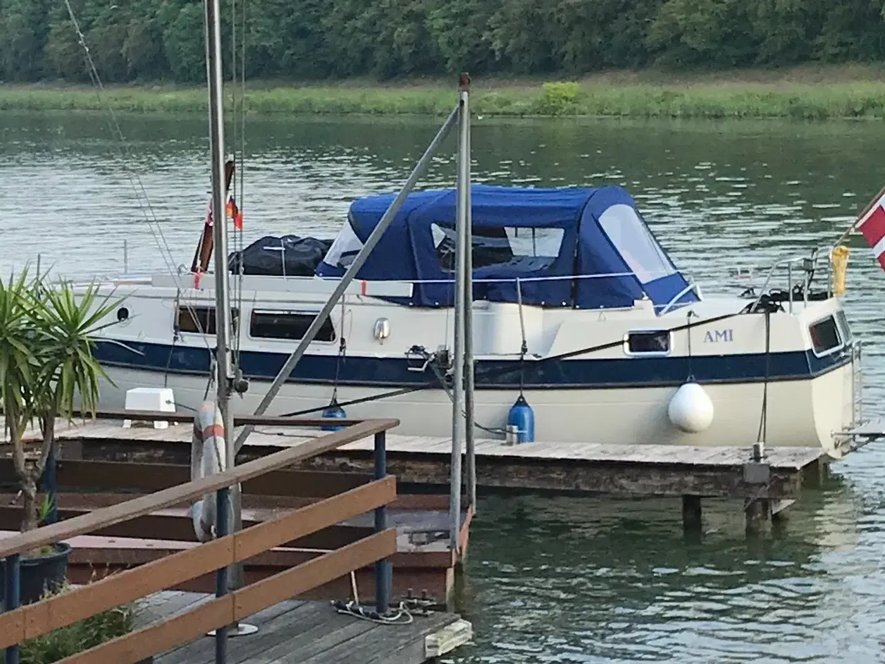 Billede 16 - Motor sejler med stor agter kahyt. Compass 31.