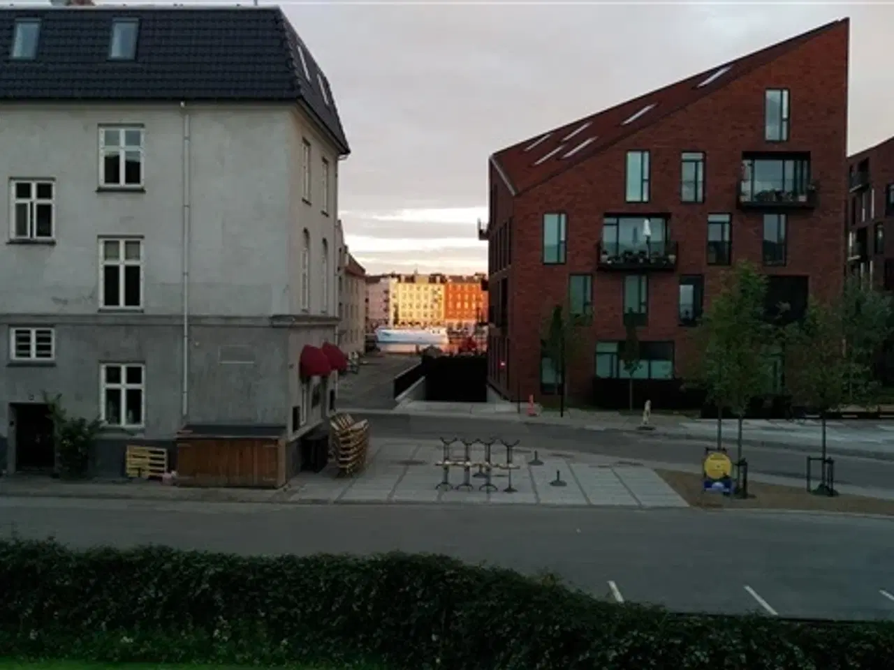 Billede 1 - Lækker altanlejlighed med kig til havnen i Strandgade på Christianshavn