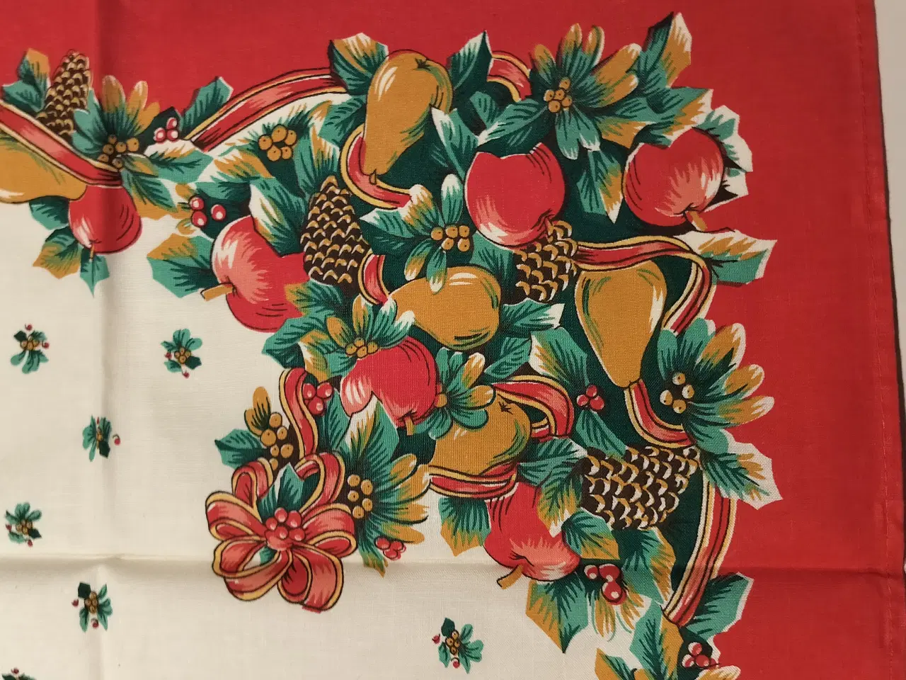 Billede 3 - Gammelt julepynt.  Jule dug samt jule løber