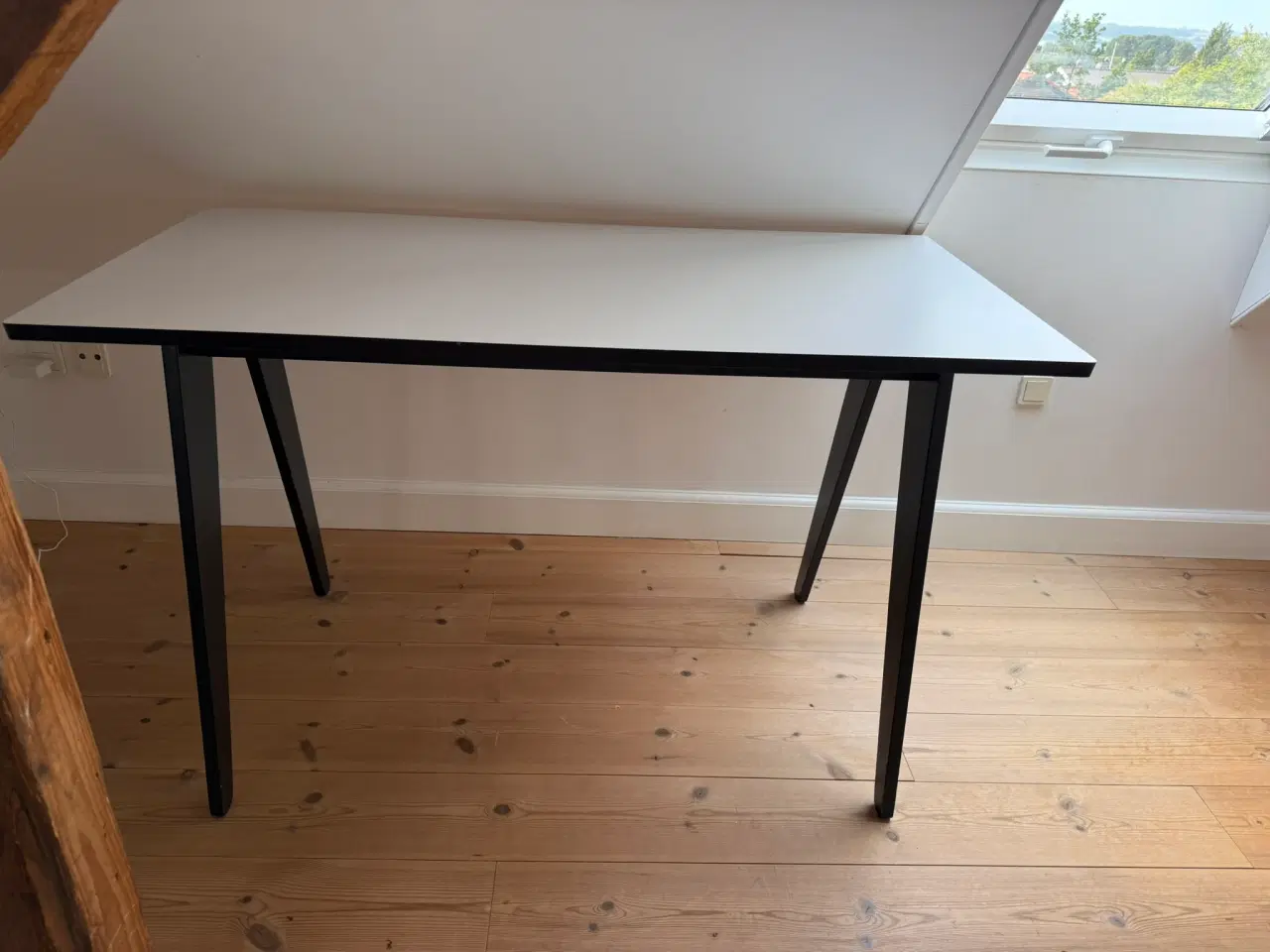 Billede 2 - Skrivebord 120*60cm hvid