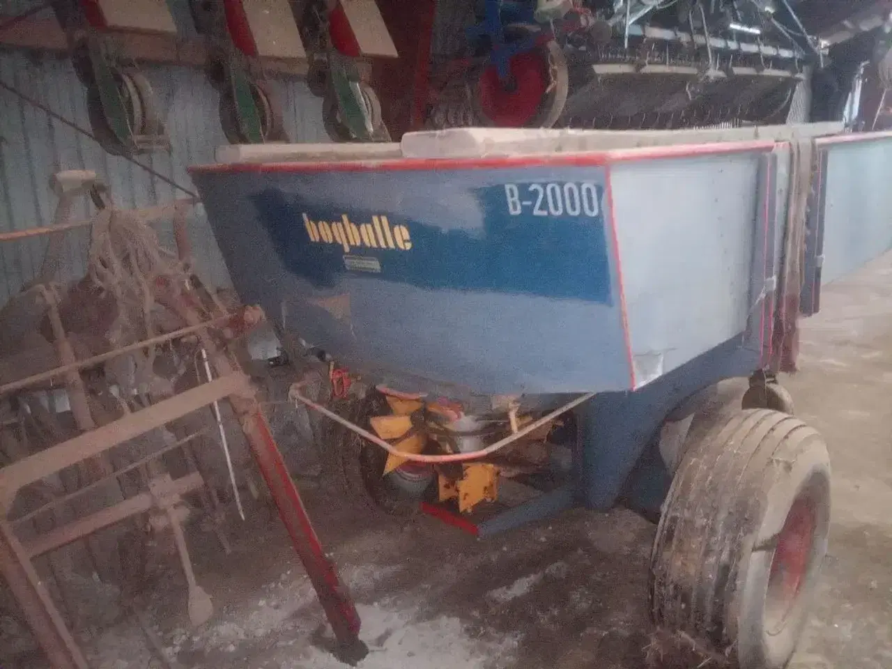 Billede 4 - Bøgballe Gødningsspreder B 2000 bugseret