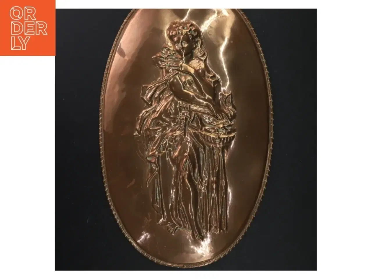 Billede 1 - Kobberrelief med kvindefigur (str. 37 x 23 cm. hul)