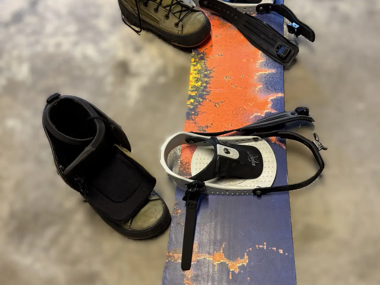 Billede 2 - Snowboard med støvler