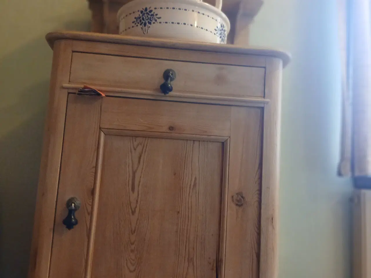 Billede 1 - Antik Servante m Tilbehøred