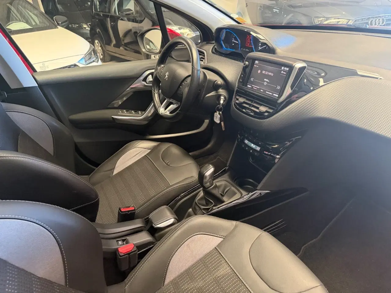 Billede 8 - Peugeot 2008 1,6 BlueHDi 100 Allure Sky