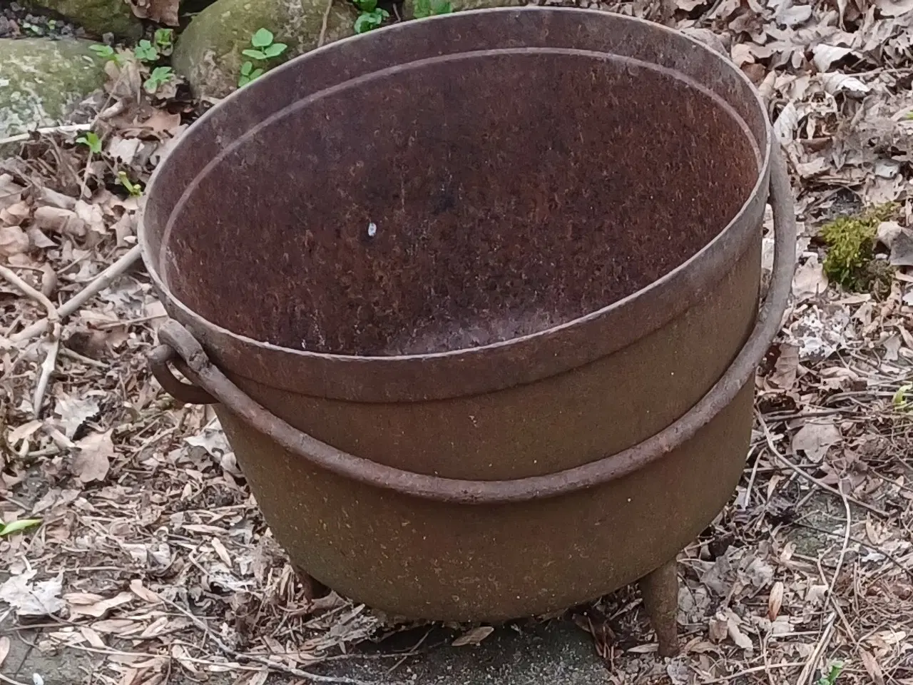 Billede 1 - Antik jerngryde.