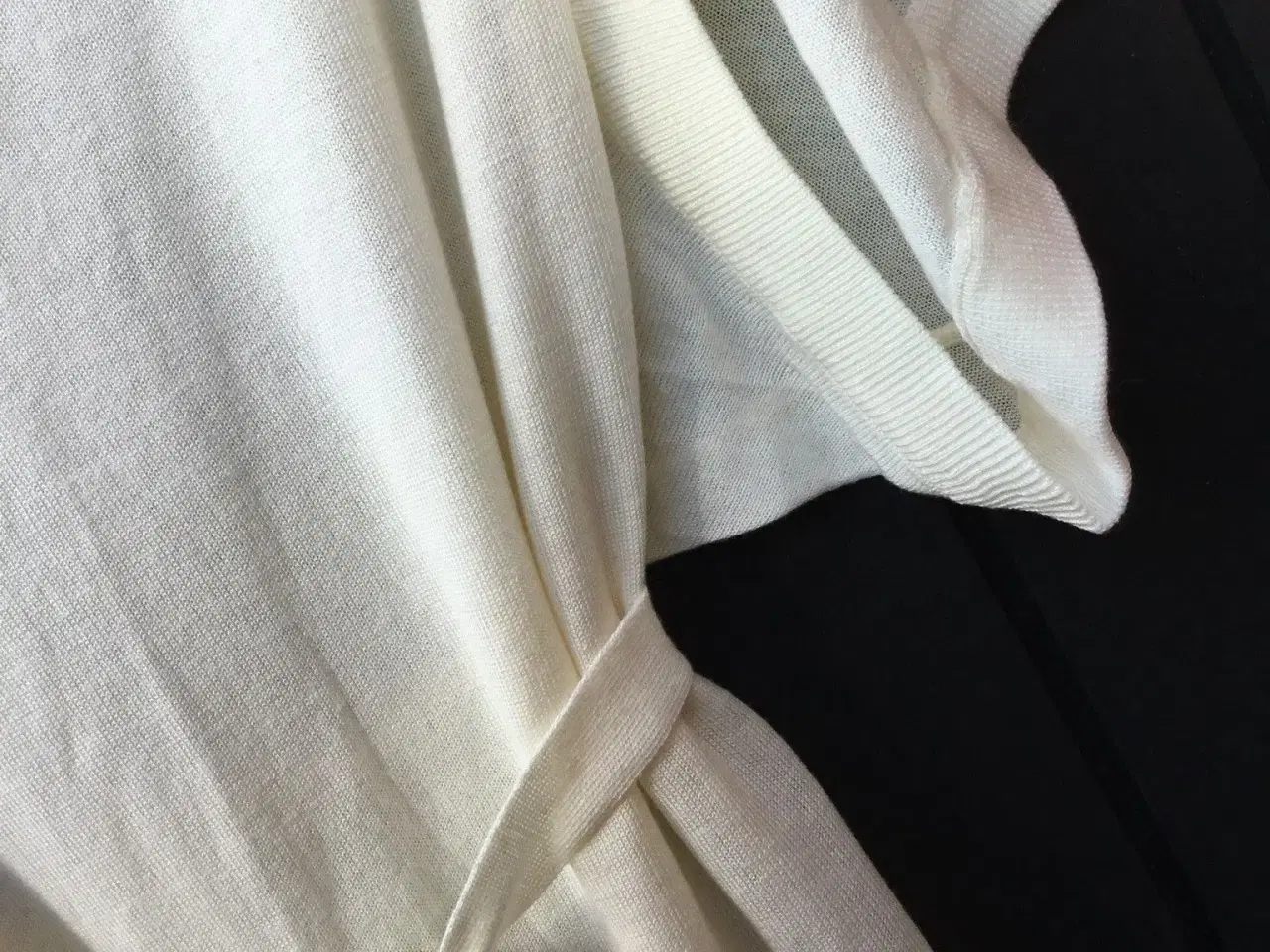 Billede 4 - Mamalicious flot råhvid strik kjole tunika ventekj