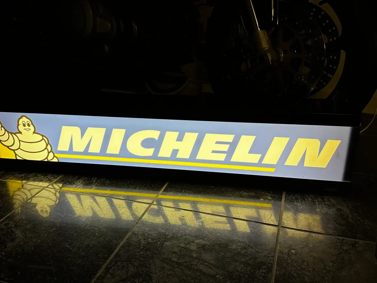 Billede 3 - Michelin lysskilt
