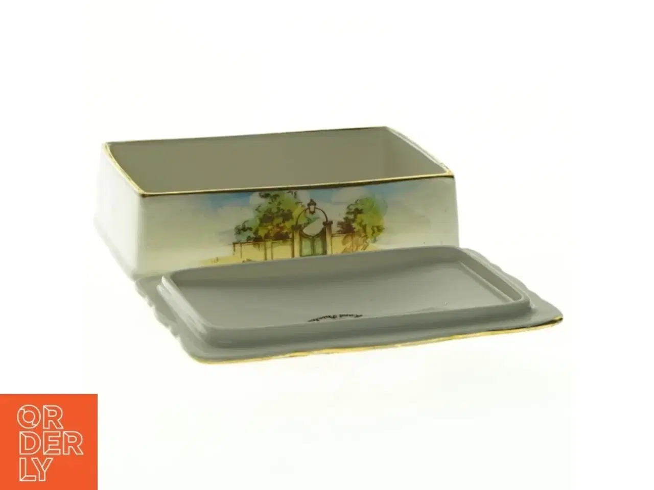 Billede 5 - Porcelænsæske med låg og landskabsmotiv fra Royal Winton (str. 13,5 x 9,5 x 4,5 cm)