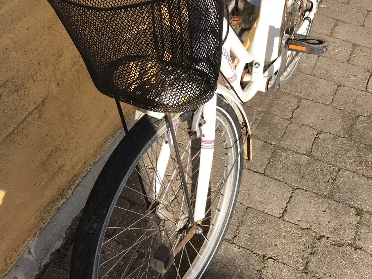 Billede 1 - Kildemoes 24 tommer pige cykel