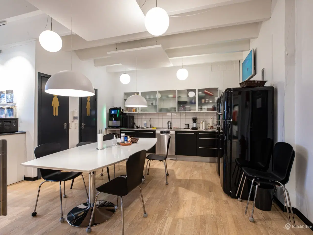 Billede 1 - 1501-36b: Roholmsvej 14A, 1. th. 363 m2