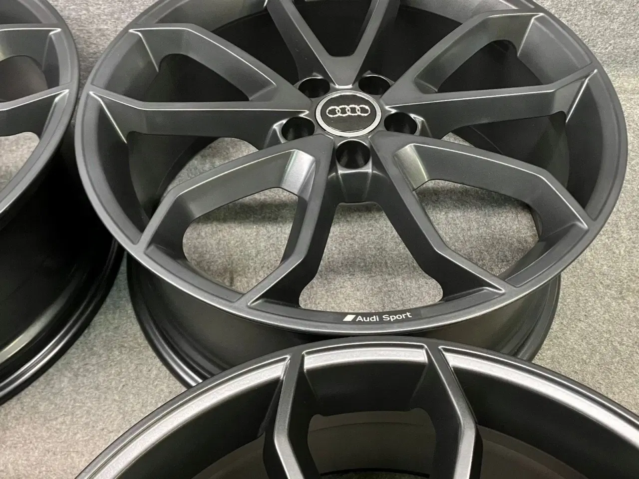 Billede 3 - ALUFÆLGE AUDI Q3 SQ3 8U0 20"