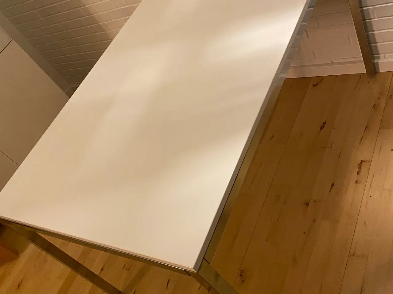 Billede 3 - Spisebord + stole