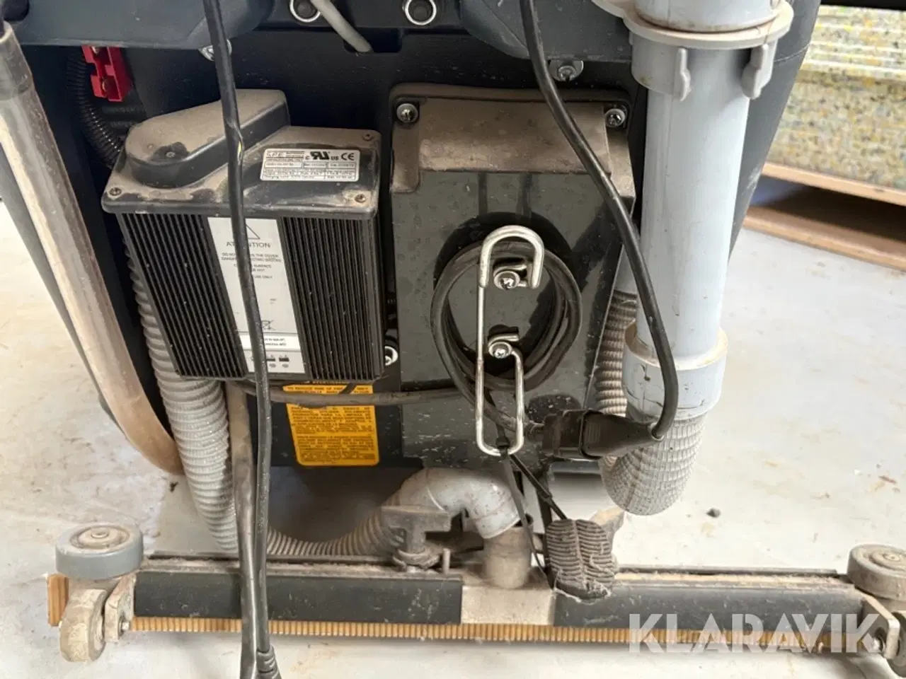 Billede 11 - Fejemaskine Nilfisk Sc400