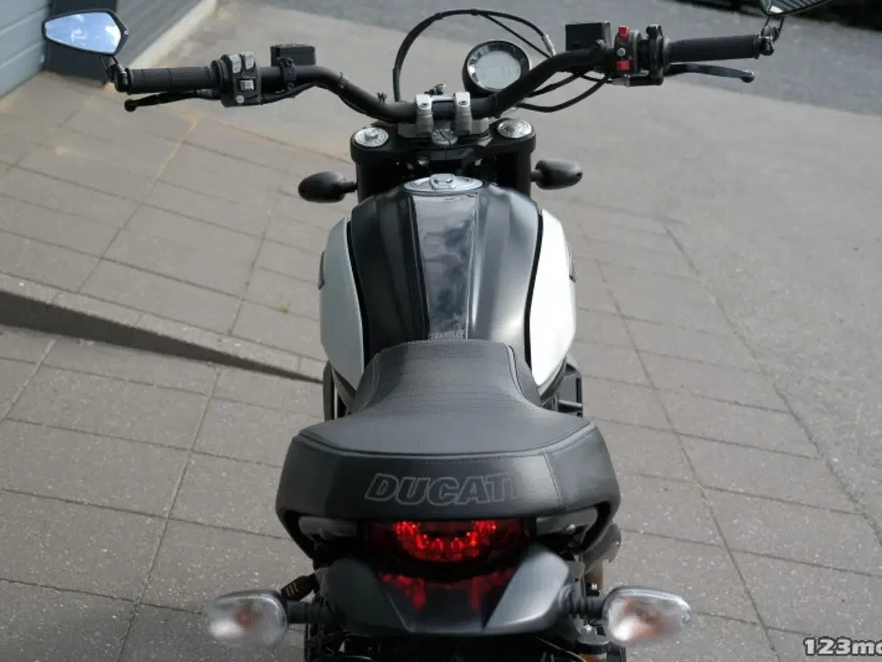 Billede 5 - Ducati Scrambler Icon Dark MC-SYD       BYTTER GERNE
