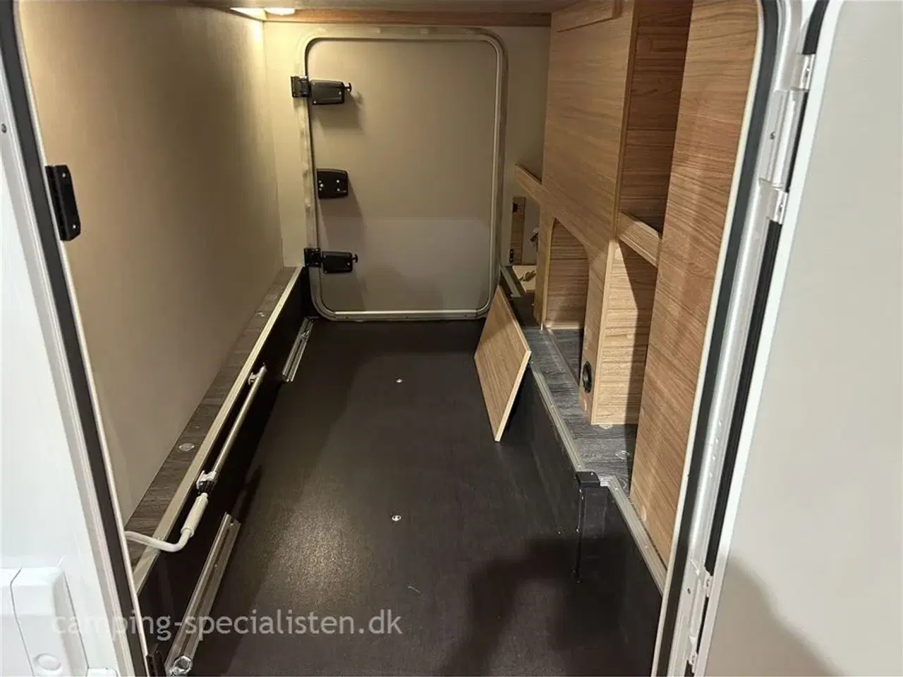 Billede 2 - 2026 - Weinsberg Pepper Edition MEG 640 Mercedes   Weinsberg CaraCompact 640 MEG Edition Pepper MB 2026 - Kan snart ses nu hos Camping-Specialisten.dk