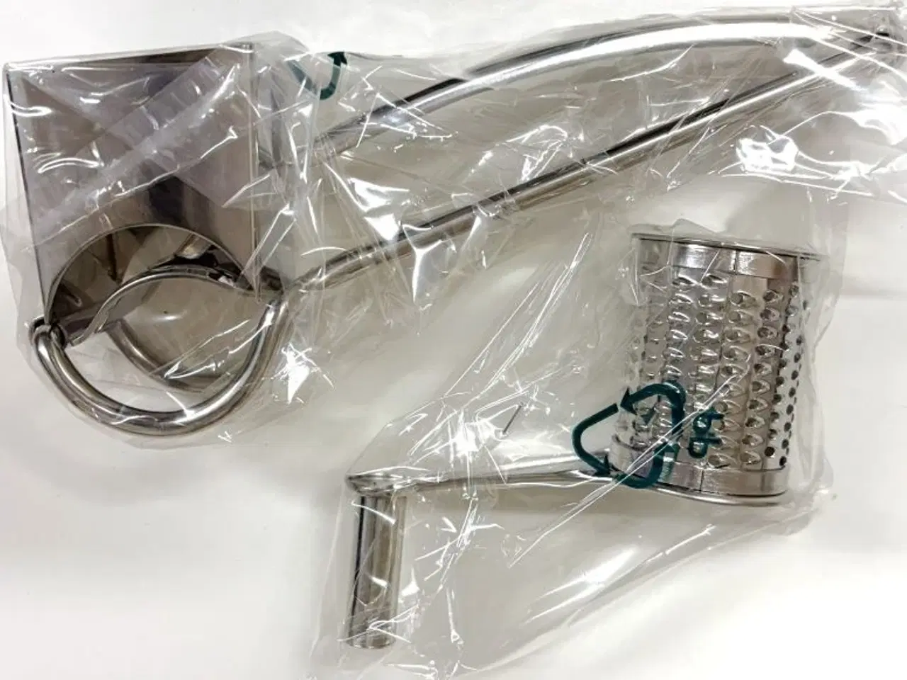 Billede 2 - Parmesankværn i stål. Helt ny!