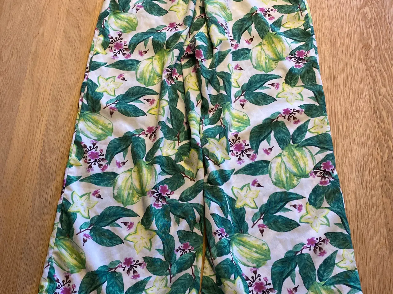 Billede 6 - Levi’s jeans str. 10 år og lidt mere tøj i 140