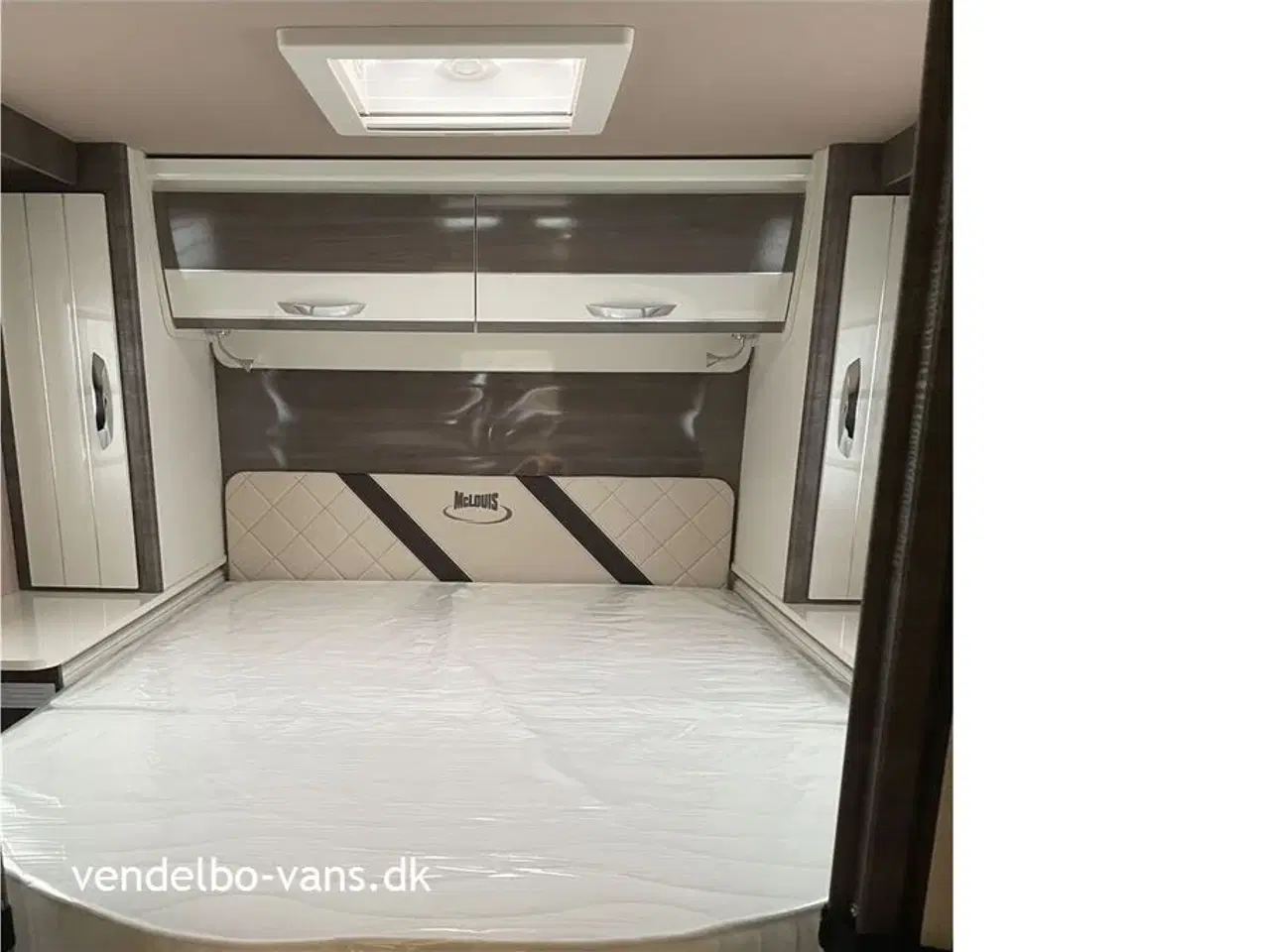 Billede 17 - 2026 - McLouis Mc4 879 G   Centralseng med stor garage - Automatgear