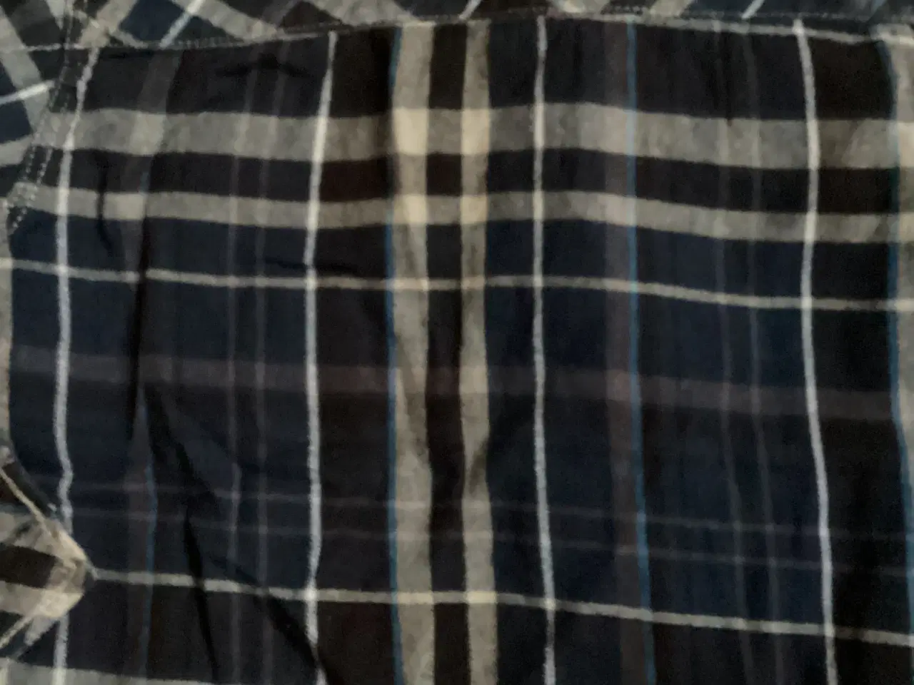 Billede 4 - Ternet skjorte