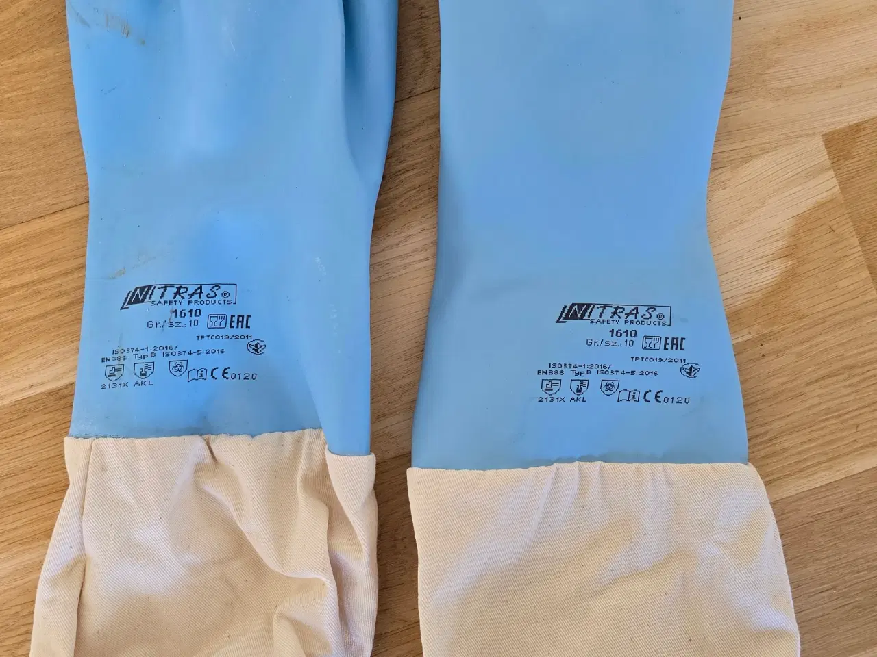 Billede 5 - Bi Dragt Sælges