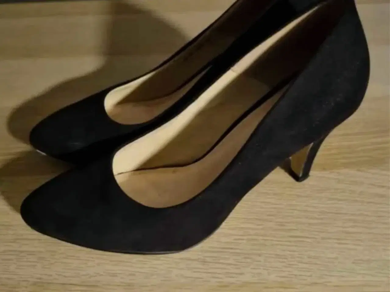 Billede 3 - Flotte læder/ruskind Pumps