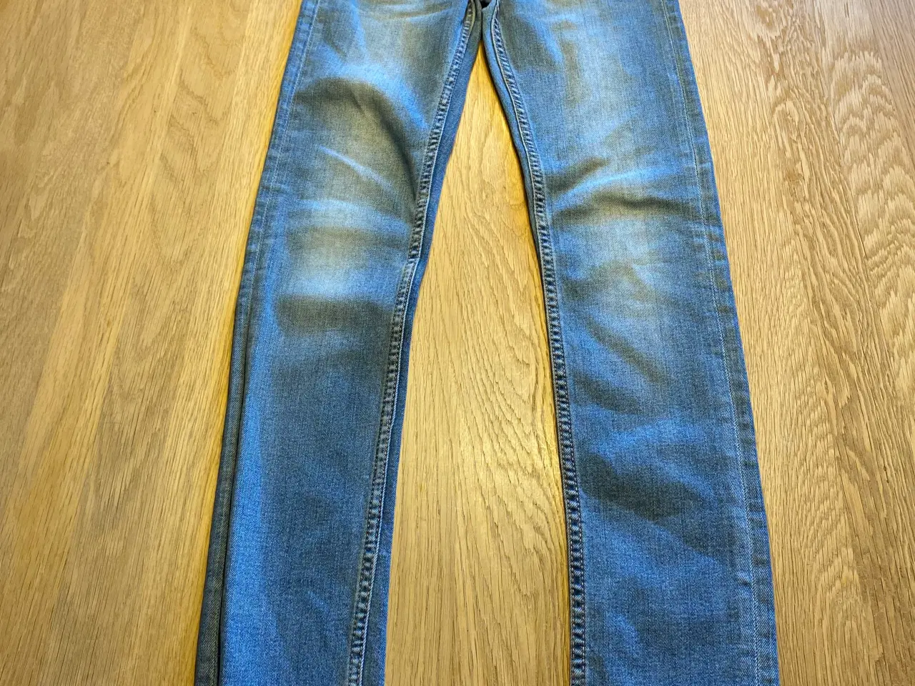 Billede 1 - Levi’s jeans str. 10 år og lidt mere tøj i 140