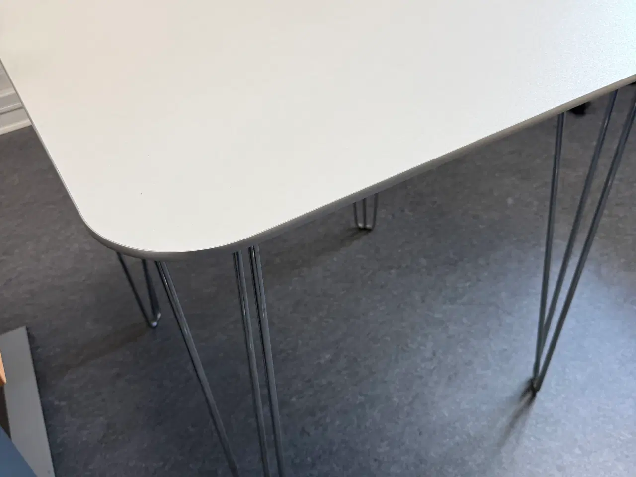 Billede 2 - Bord m. stålben