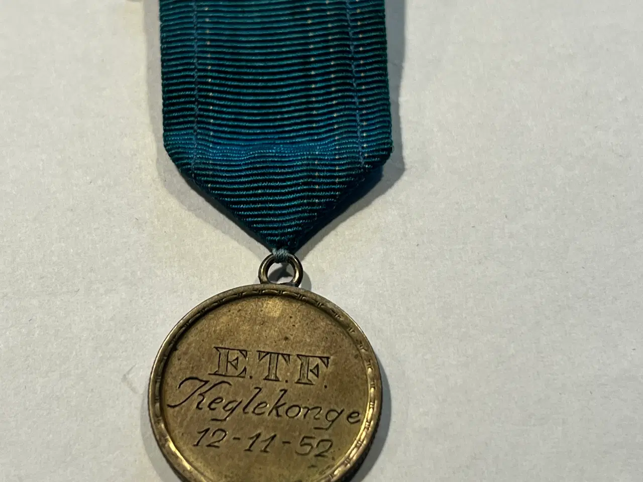 Billede 1 - Svensk 1 kr fra 1948 lavet til medalje Keglekonge 
